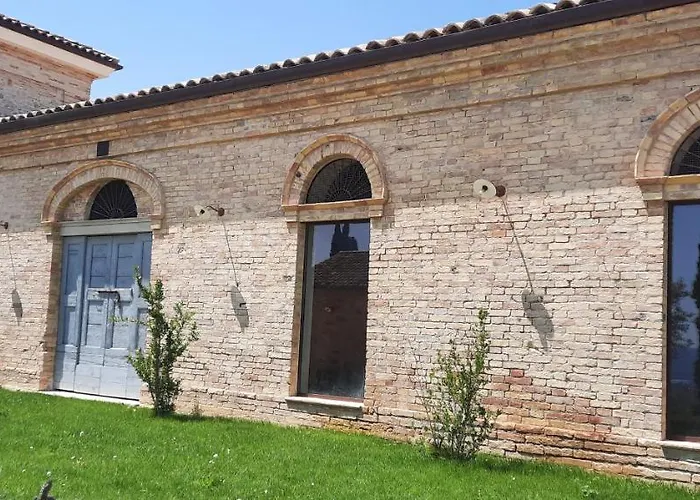 Tenuta Coppa Zuccari לינה וארוחת בוקר 4*